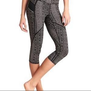 Athleta Aztec Capri Leggings